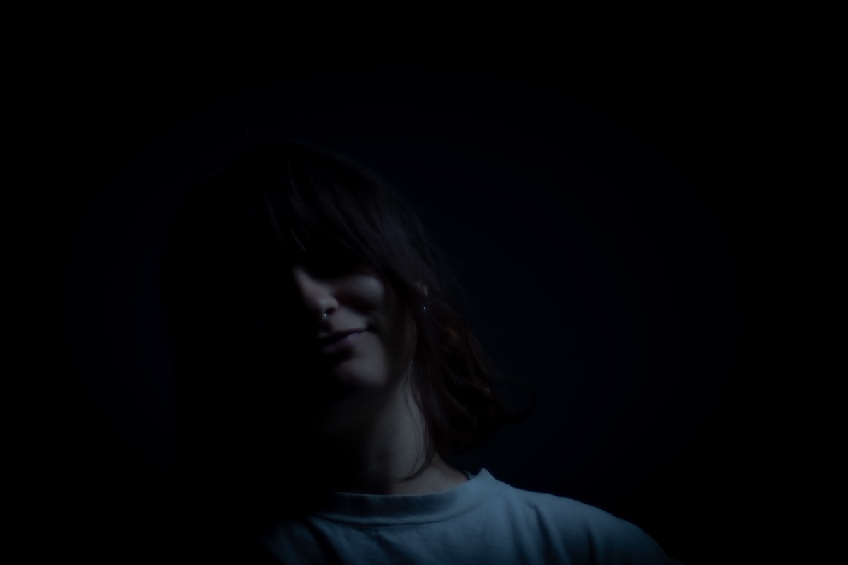 Portrait – moody candid